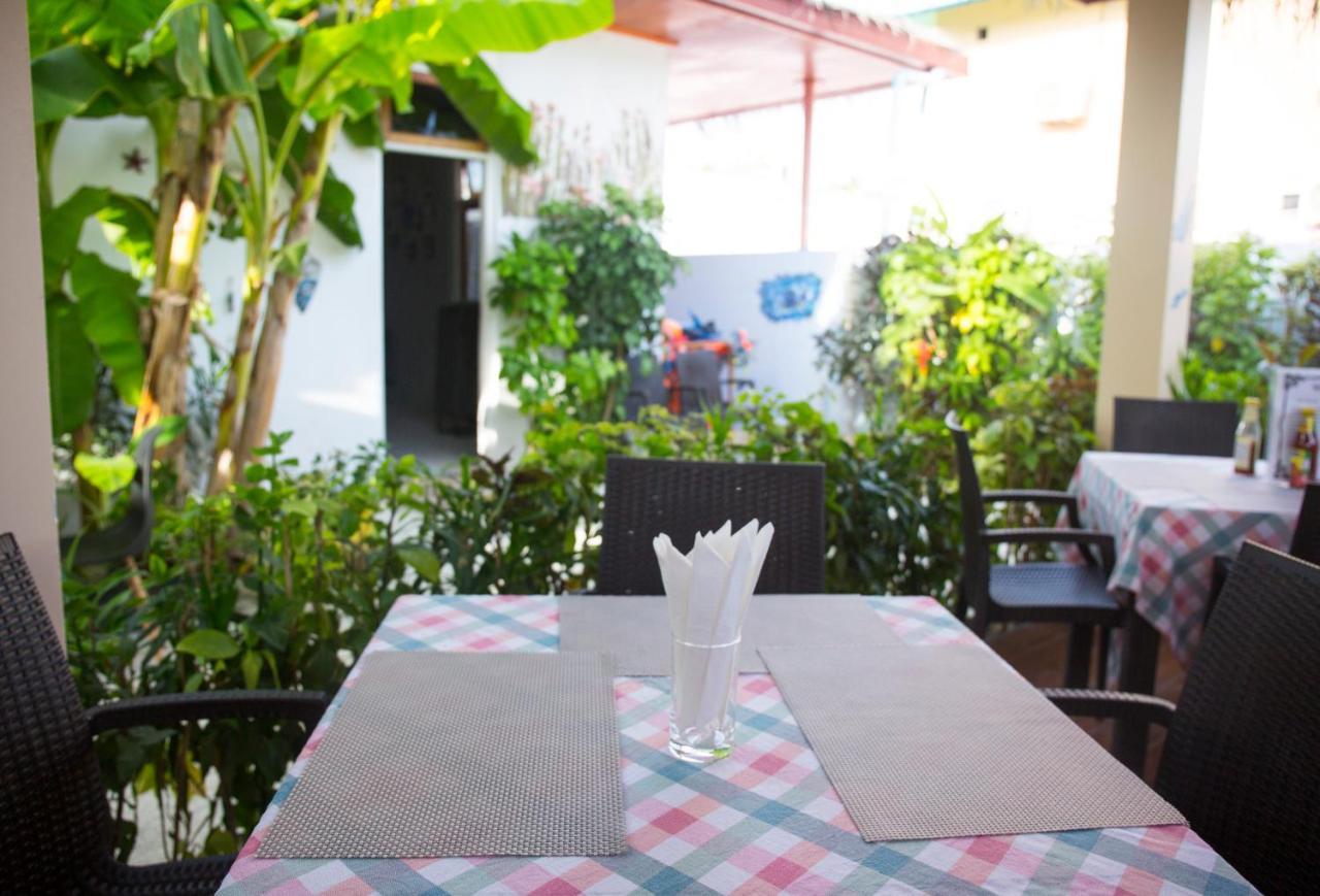 Silk Retreats Thulusdhoo Guest House Bagian luar foto